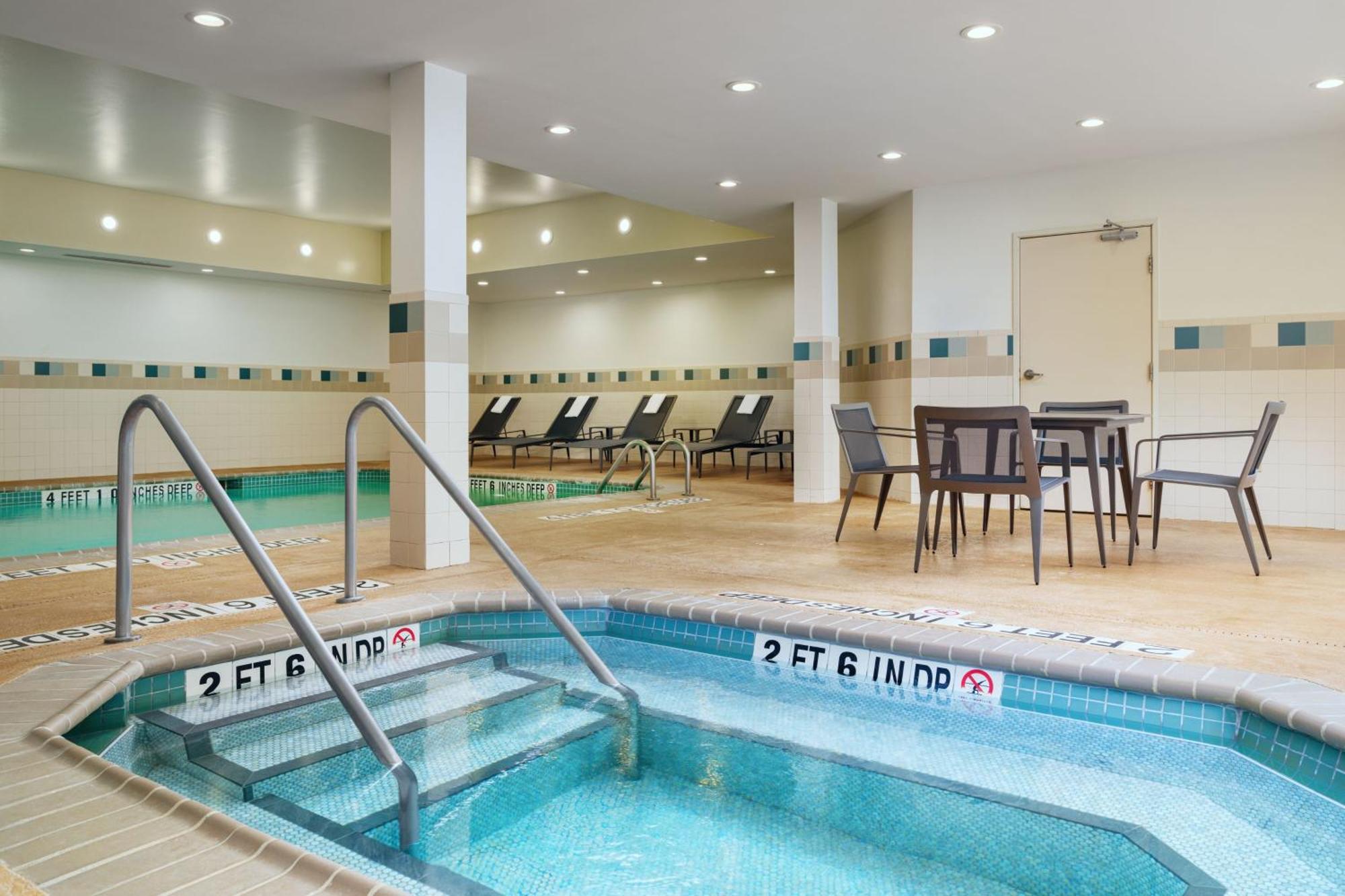 Hotel Courtyard By Marriott Kingston Exterior foto