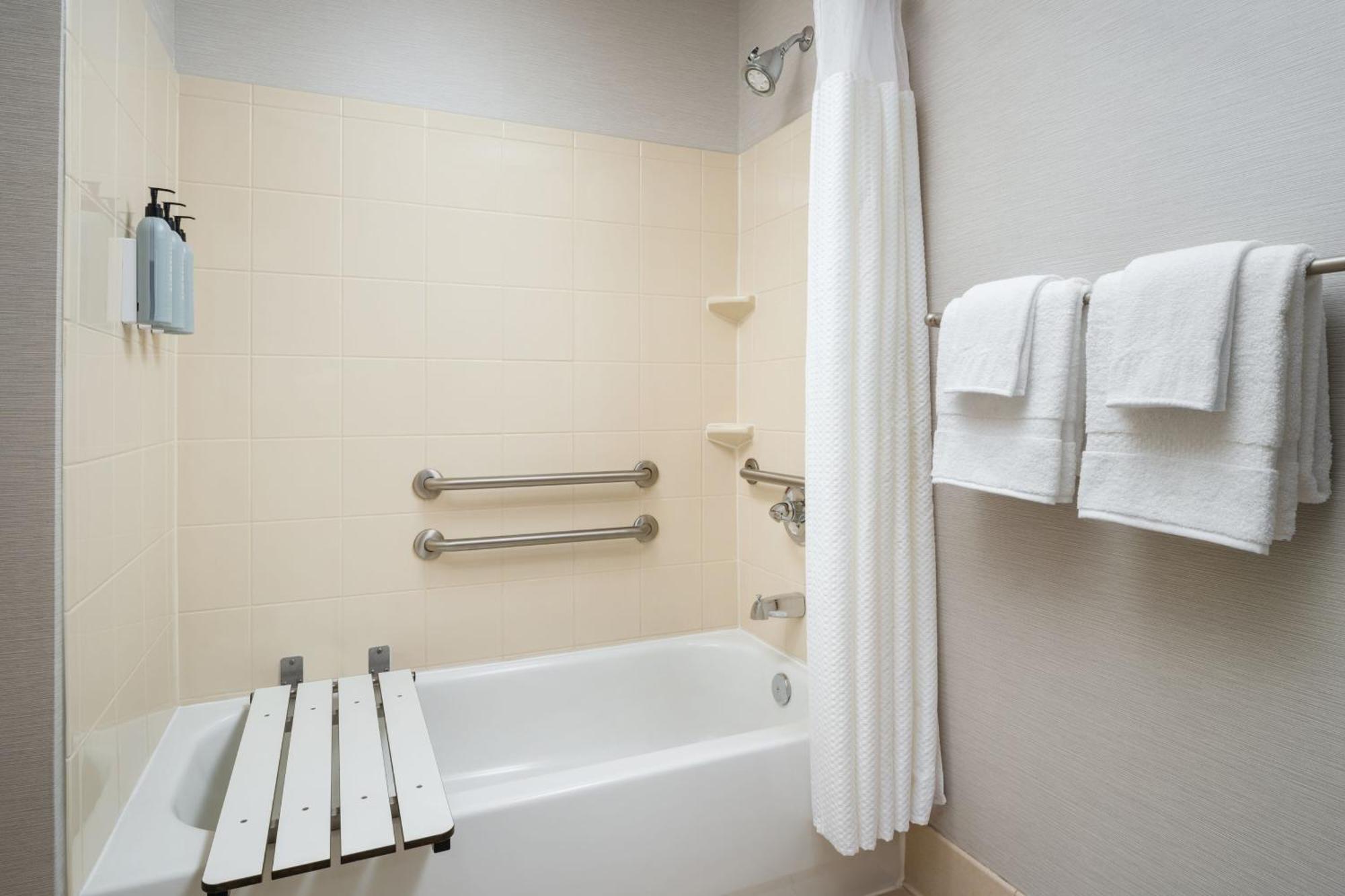 Hotel Courtyard By Marriott Kingston Exterior foto